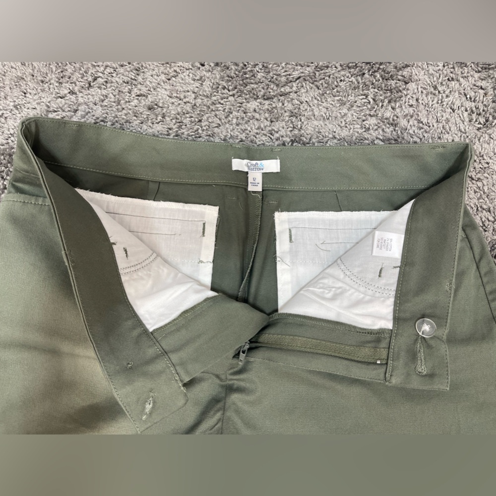 Croft & Barrow Olive Green cotton blend stretch Shorts women’s size 12 - Picture 3 of 12